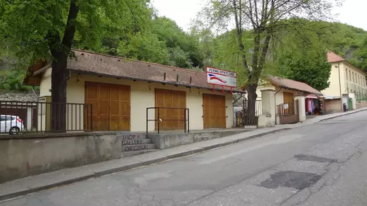 04_Sokolovna Karlštejn - stánky.webp